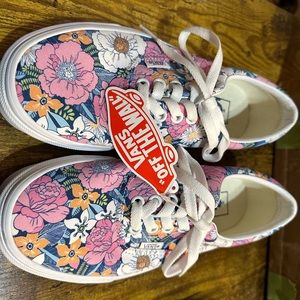 NWT Vans